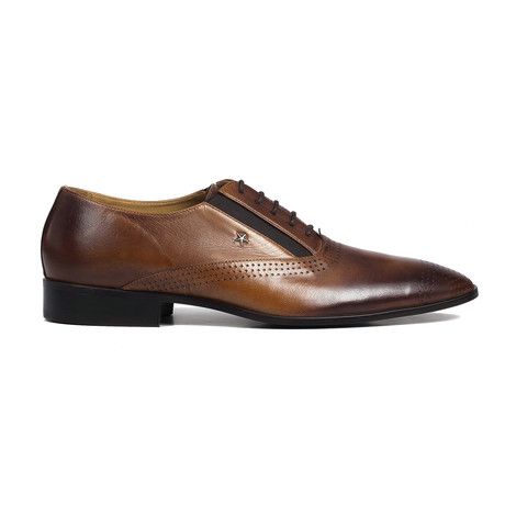 Perforated Toe Oxford // Brown (Euro: 40)
