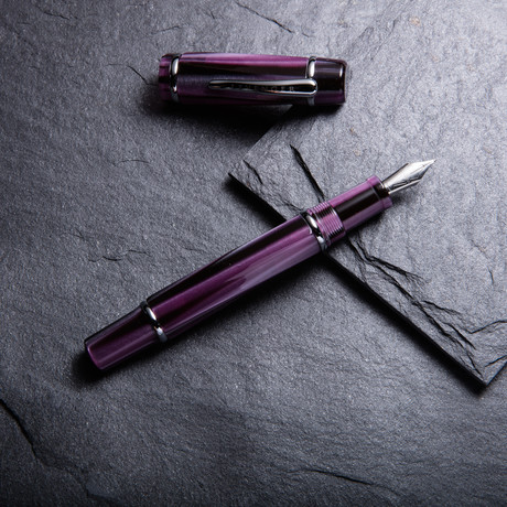 Facet Fountain Pen // Imperial Purple (Fine Tip)