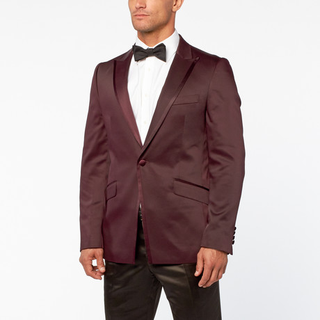 Peak Trim Tuxedo // Burgundy (Euro: 46)