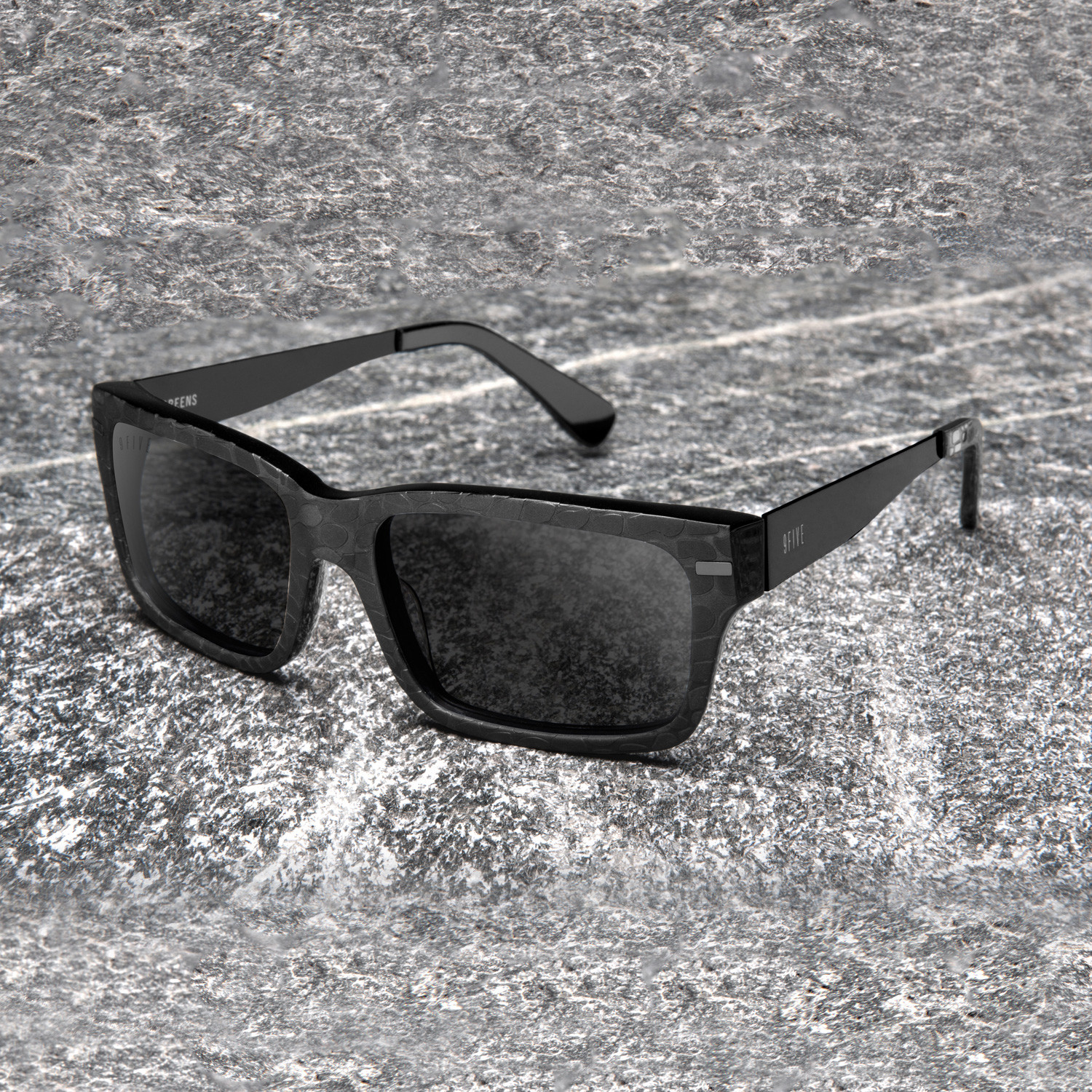 Croc Etch Sunglasses Matte Black 9five Sunglasses Touch Of Modern 