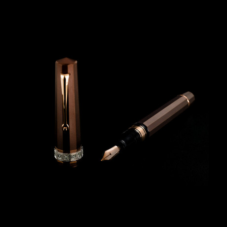 Omas Arte Italiana Paragon Fountain Pen // 18K Rose Gold // O11A0009