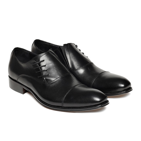 Classic Oxford // Black (Euro: 40)