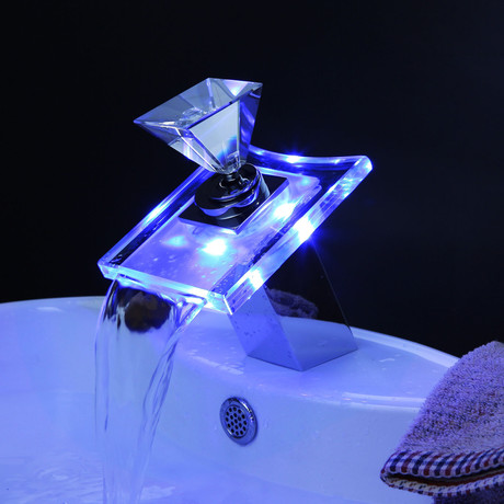 Moonlight // Waterfall Basin Sink Glass Top Faucet
