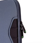 Hirola (MacBook Air 11 // Black)