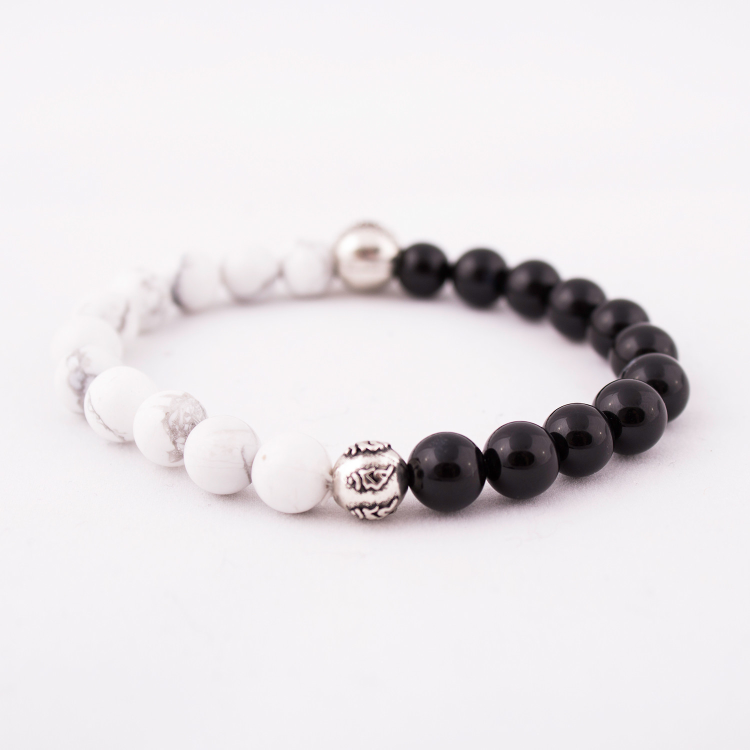 howlite and onyx