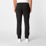 Dario Jogger // Black (40WX34L)