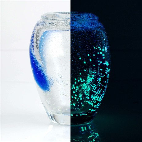 Glow In The Dark Glass Vase Sculpture // 215840