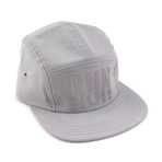 Run 5 Panel Cap // Grey