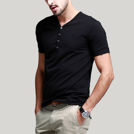 V-Neck Henley // Black (XL)