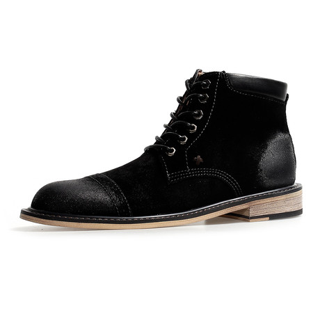 Distress Boot // Black (Euro: 38)