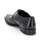 Medallion Dress Shoe // Black (Euro: 42)