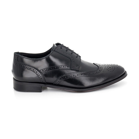 Medallion Dress Shoe // Black (Euro: 40)