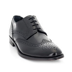 Medallion Dress Shoe // Black (Euro: 42)