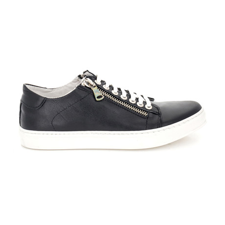 Low-Top Sneaker // Black (Euro: 40)