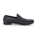 Classic Moccasin // Black (Euro: 43)