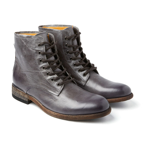 Plain Toe Boot // Fumo (Euro: 40)