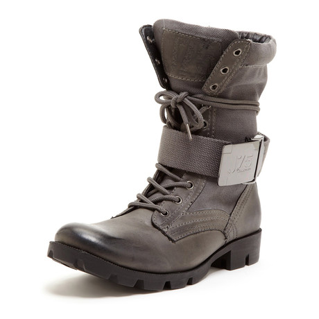 Strong Boot // Coal (US: 7)