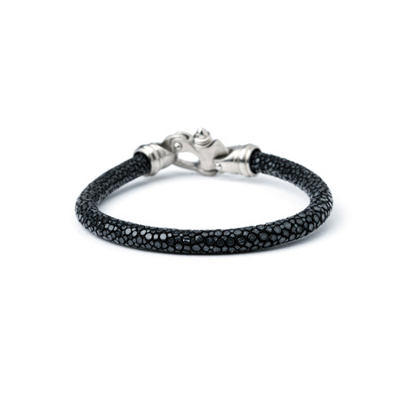 Black Stingray + Silver Clasp // Version I (Small)