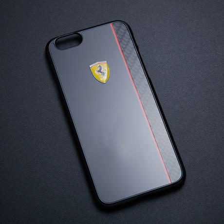 Scuderia Ferrari Hard Case // Black + Carbon Fiber Racing Stripe (iPhone 6/6S)