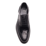 Perforated Brogue // Black (Euro: 42)