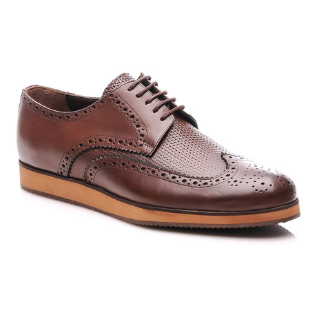 Textured Brogue // Brown (Euro: 40)