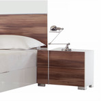 Nova Domus Giovanna Italian Modern White Cherry Bedroom Set (Queen)