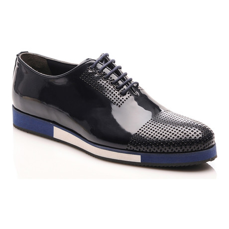 Two Tone Sole Perforated Oxford // Navy Blue (Euro: 40)
