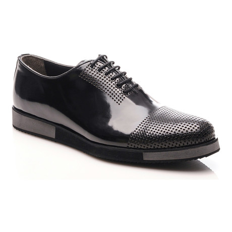 Perforated Oxford // Black + Blue (Euro: 40)