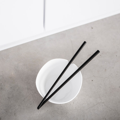 Eclipse Porcelain Rice Bowl + Chop Sticks