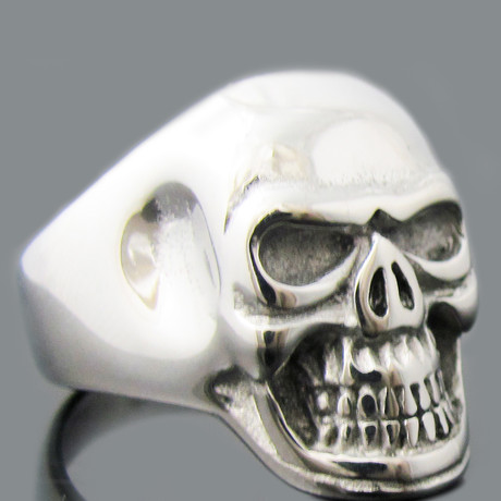 Skull Ring (Size 8)