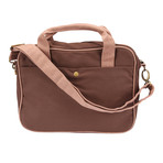 The Gentry Charging Messenger Bag // Brown