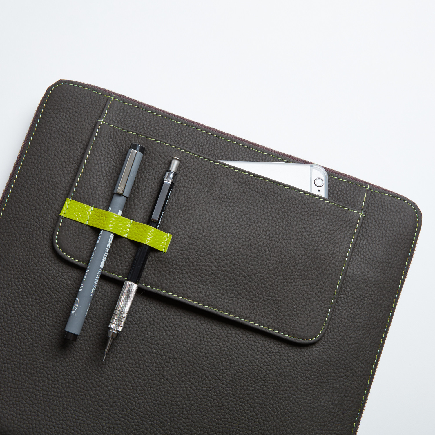 Tab Seatback Organizer // Zip Sleeve WALTER + RAY Touch of Modern
