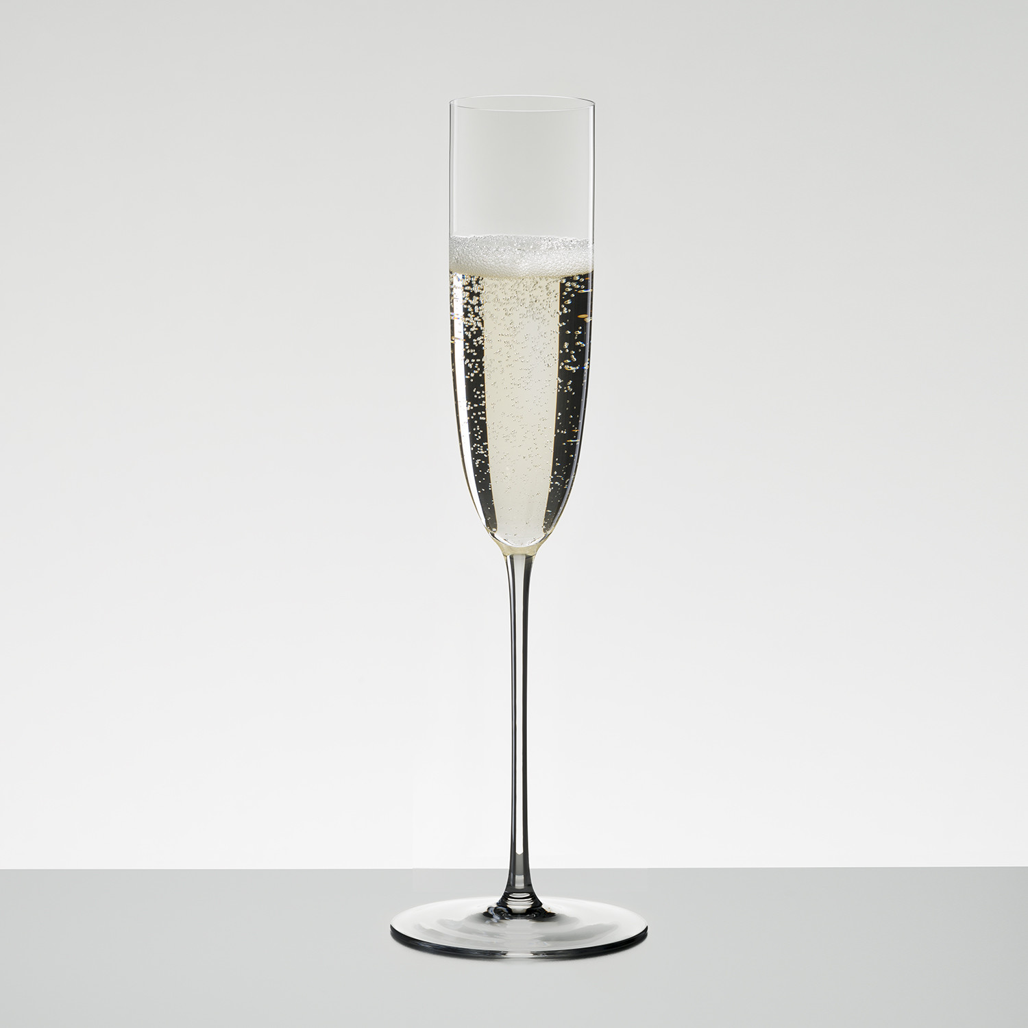 Флюте для шампанского. Riedel бокал для шампанского Superleggero Champagne Flute 4425/08 186 мл. Flute бокал Riedel. Бокал флюте Flute. Шампань флюте бокал.