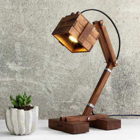 Kran VI // Desk Lamp (Walnut)
