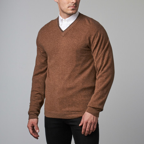 Solid V-Neck Sweater // Walnut (S)