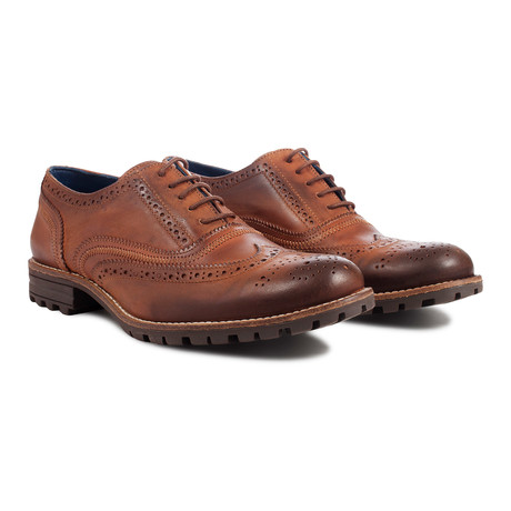 James Wingtip Brogue // Brown (UK: 6)