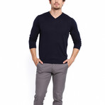 Utku V-Neck Sweater // Navy Blue (M)