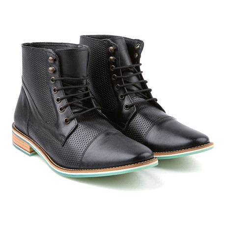 Dress Boot // Black (US: 7)