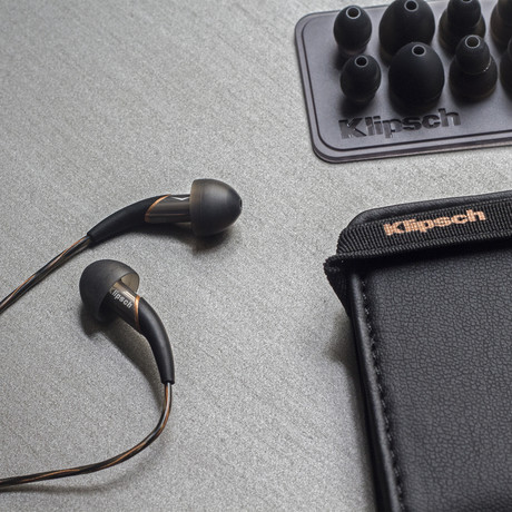 In-Ear Headphones // X12i