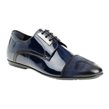 Medallion Dress Shoe // Dark Blue (Euro: 39)