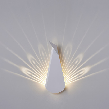 Aluminium Peacock LED Light // White (Plug)