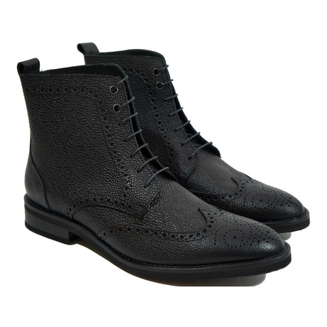 Medallion Wingtip Dress Boot // Black (US: 6)