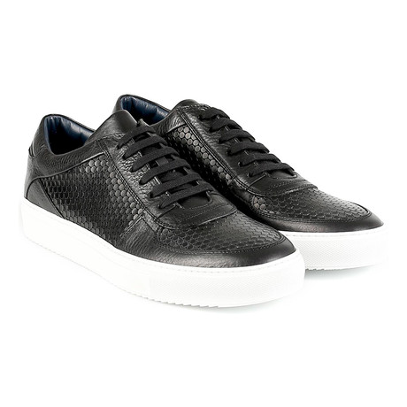 Roma Textured Low-Top Sneaker // Black (Euro: 39)