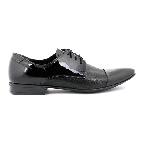 Mixed Hatch Texture Captoe Derby // Black (Size: 40)