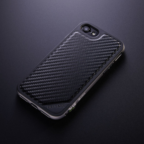 Defense Lux // Black Carbon Fiber (iPhone 6/6S)