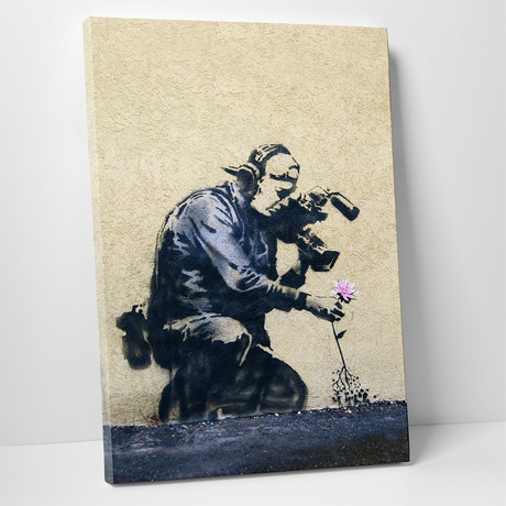 Closeup (20"W x 16"H x 0.75"D)