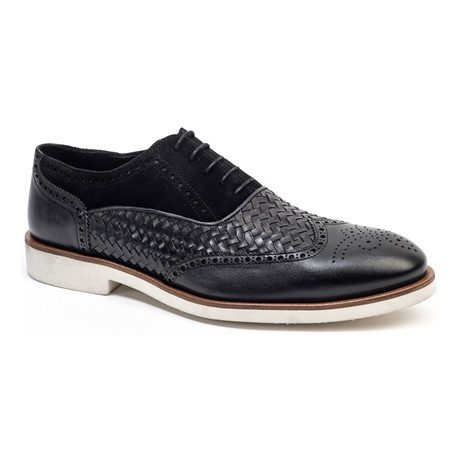 Woven Wing-Tip Oxford // Black (Euro: 40)