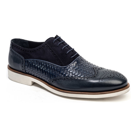 Woven Wing-Tip Oxford // Navy (Euro: 40)