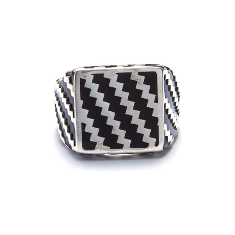 Patterned Square (Size 8.5)