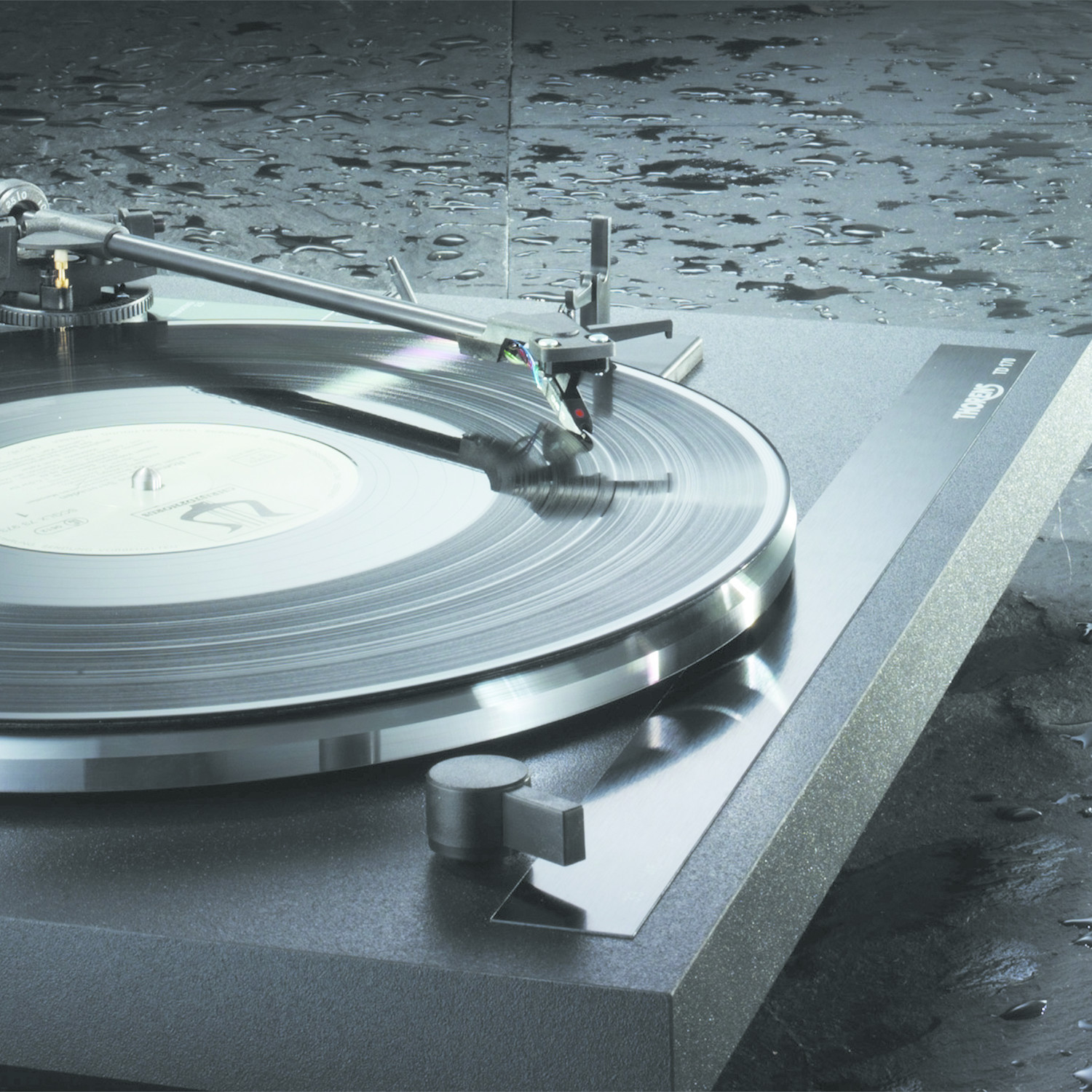 Plug + Play Automatic Turntable // TD170 Rutherford Audio Touch of Modern